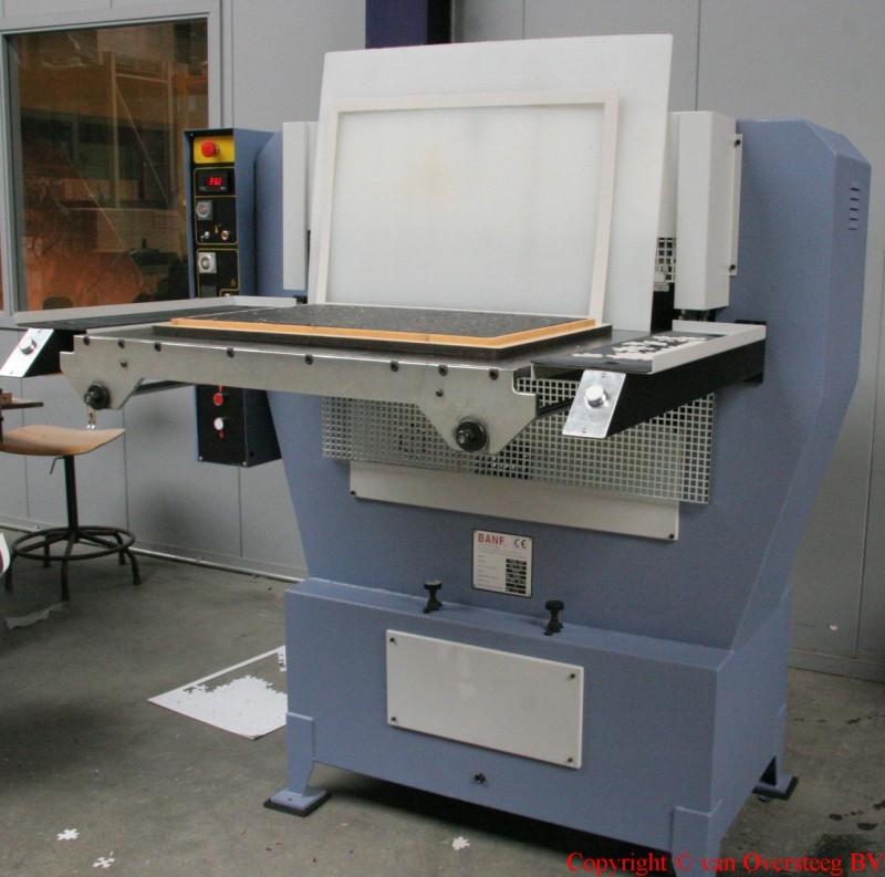 Van Oversteeg BV - stansmachine snijmachine schalmmachine